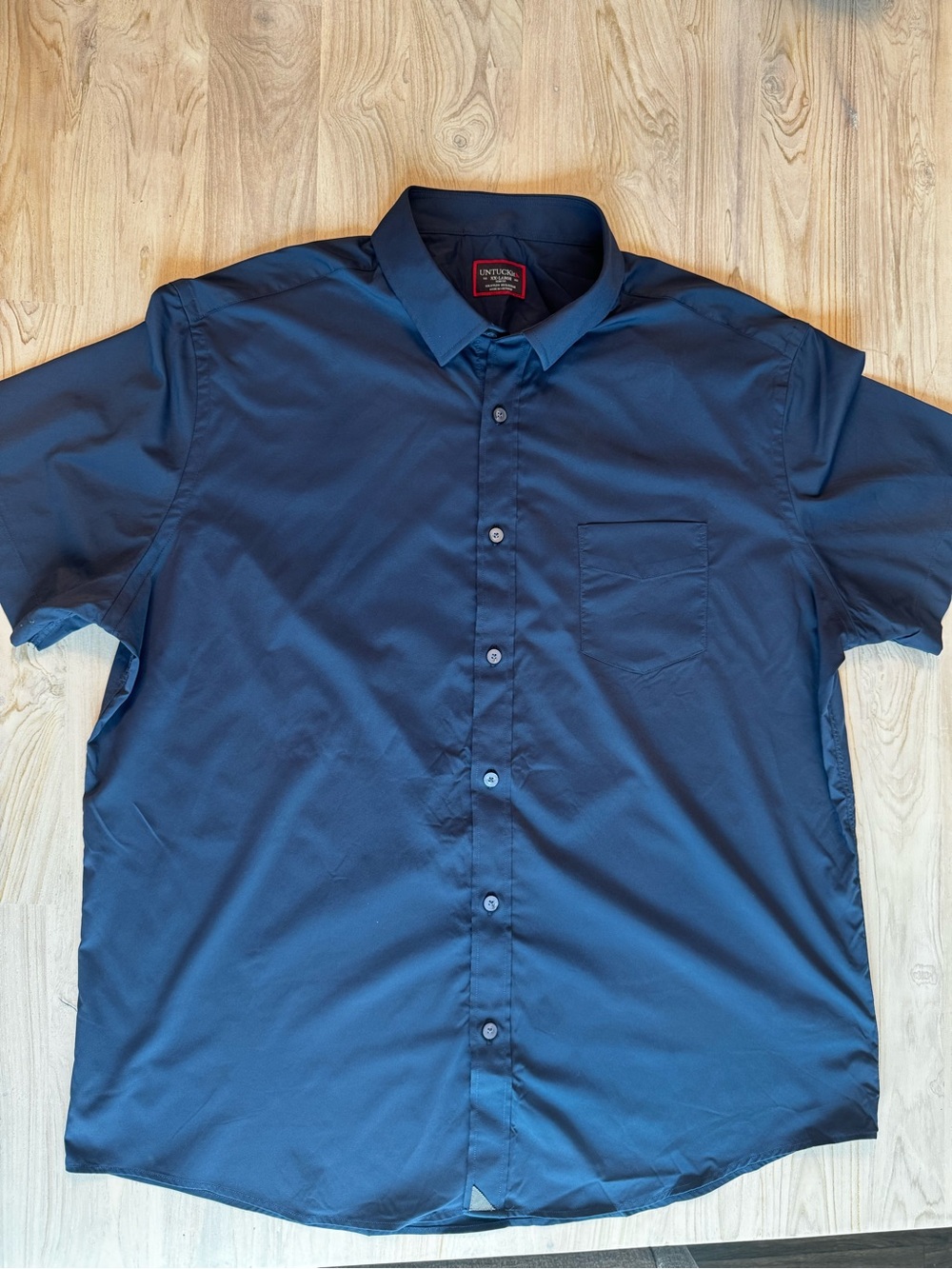 UNTUCKit Men's Short-Sleeve Button-Down Shirt in Navy Blue